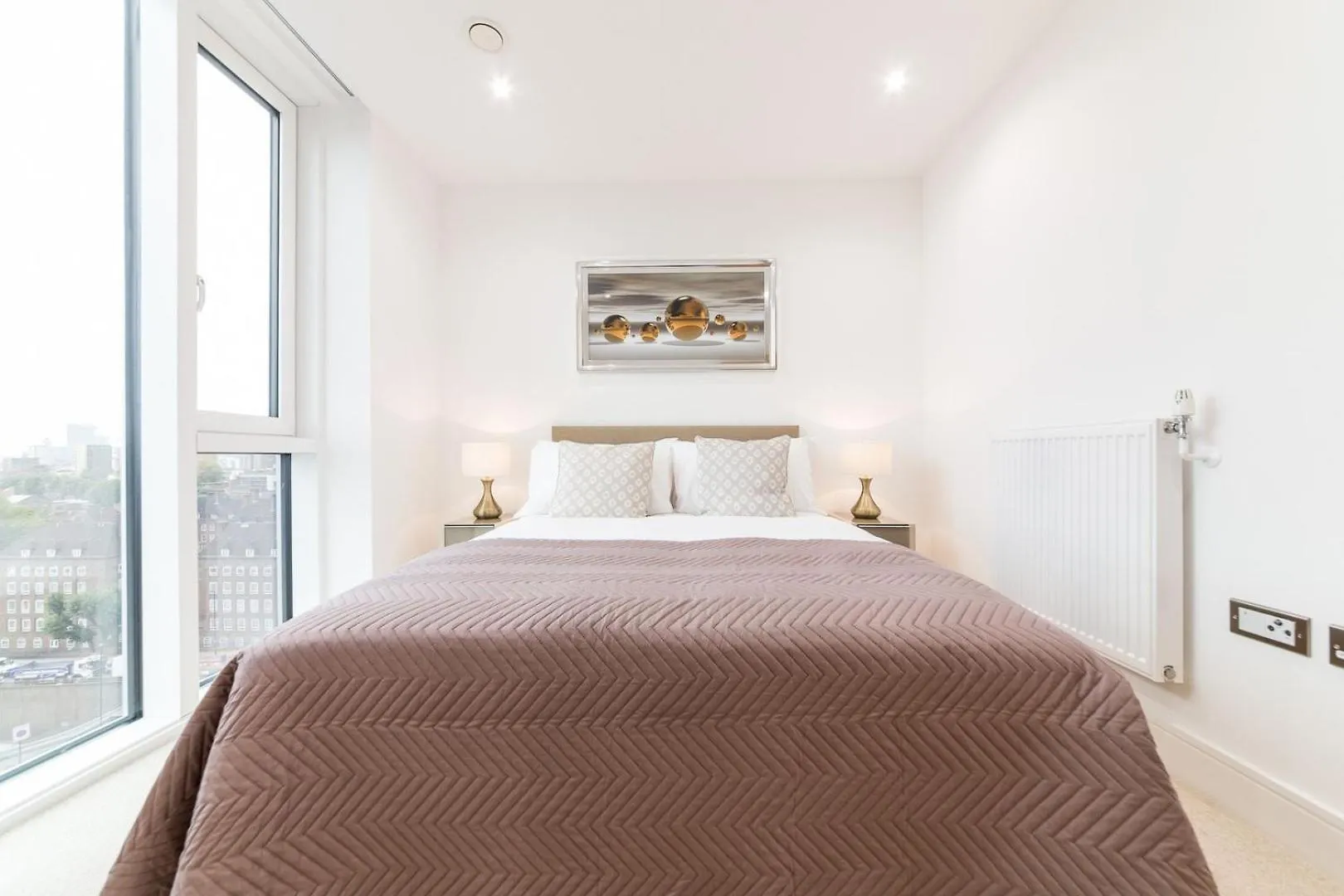 Luxury Large 130Sq Apartment By Tower Bridge London