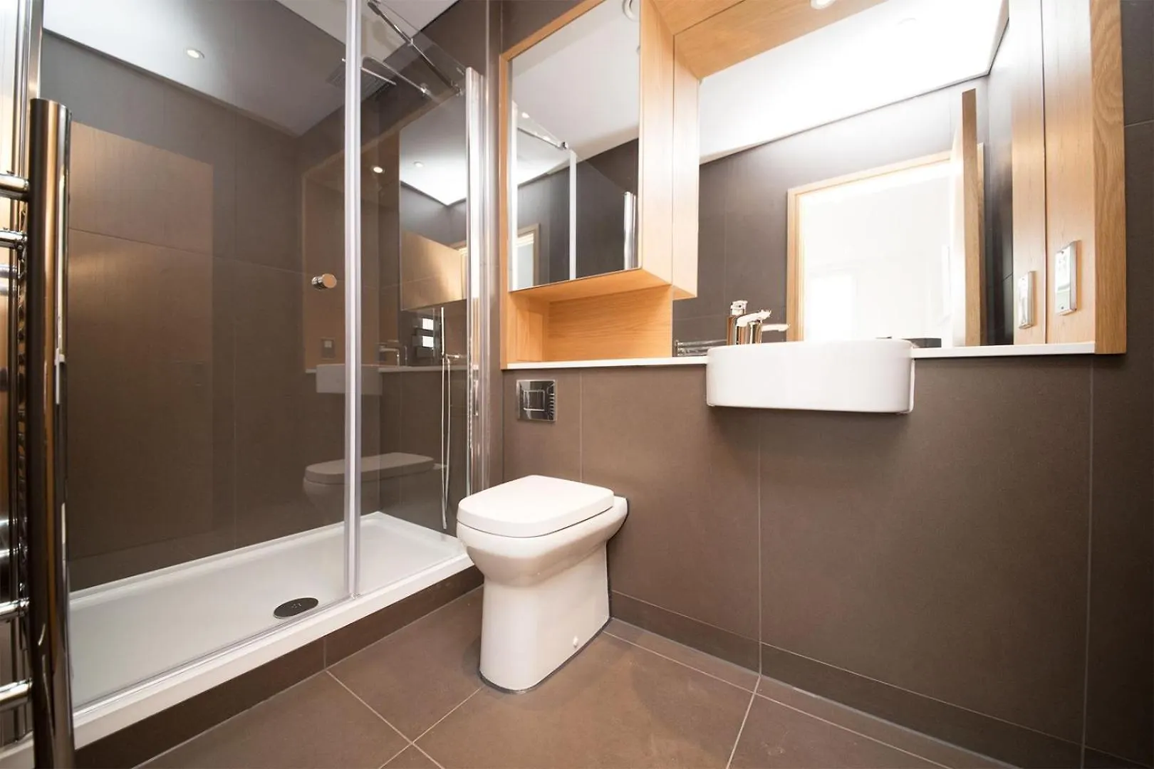 Luxury Large 130Sq Apartment By Tower Bridge London